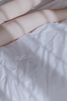 年轻的女教师在线
